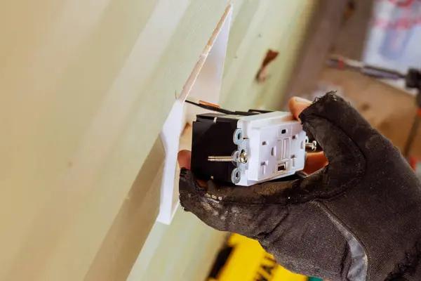 Advanced Electrician Repairs for Old and Damaged Wiring