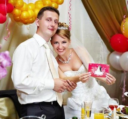 Wedding DJ Experts to Create the Perfect Atmosphere