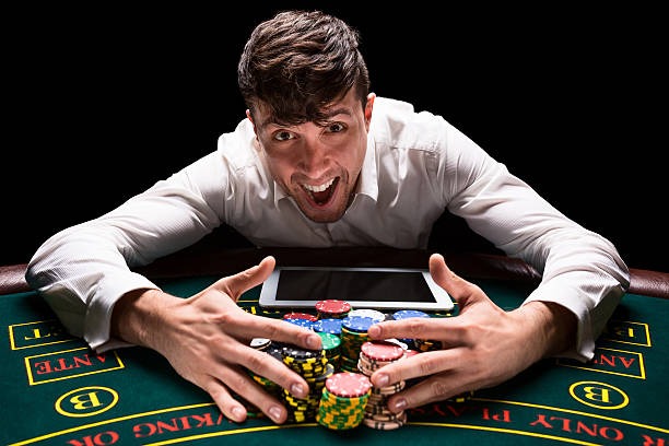 A Deep Dive Into the World of Web-Based Casinos