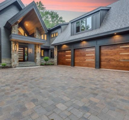 Wie Garagentore das Erscheinungsbild eines Hauses beeinflussen