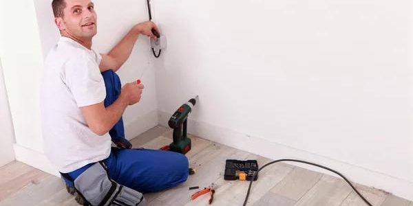 Experienced Electrician Portland for Lighting and Electrical Maintenance