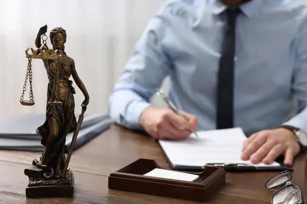Hit and Run Defense Lawyer Protect Your Rights with Experienced Legal Representation
